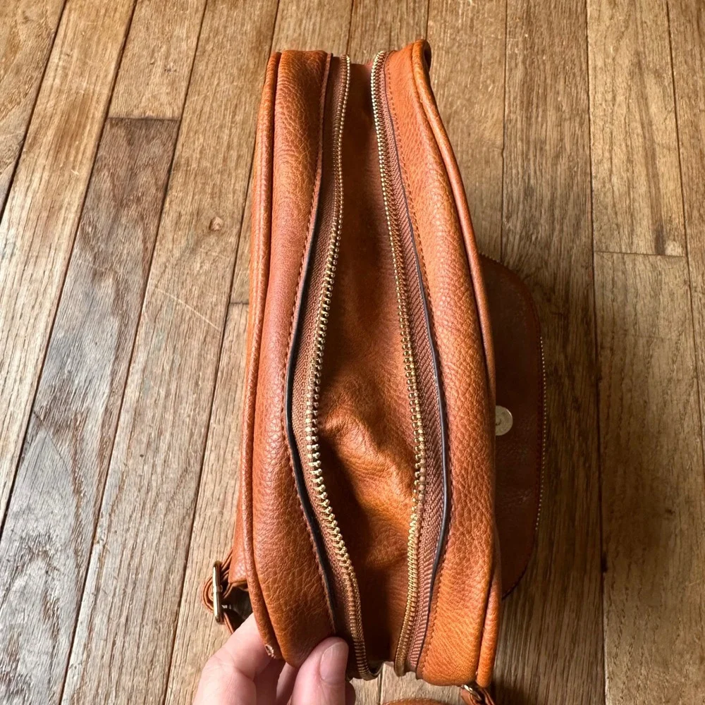 Vegan Leather Brown Crossbody Bag Womens Small Modern Casual Boho Minimalist‎